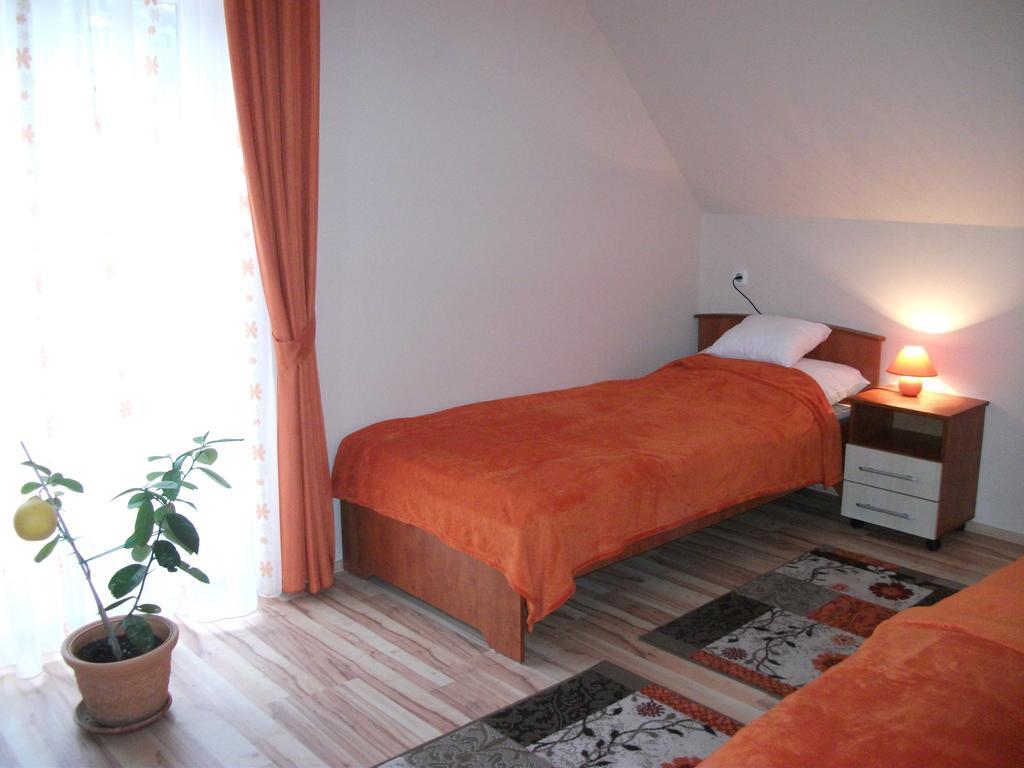 Jobor Vendeghaz Hotel Győrújbarát Værelse billede