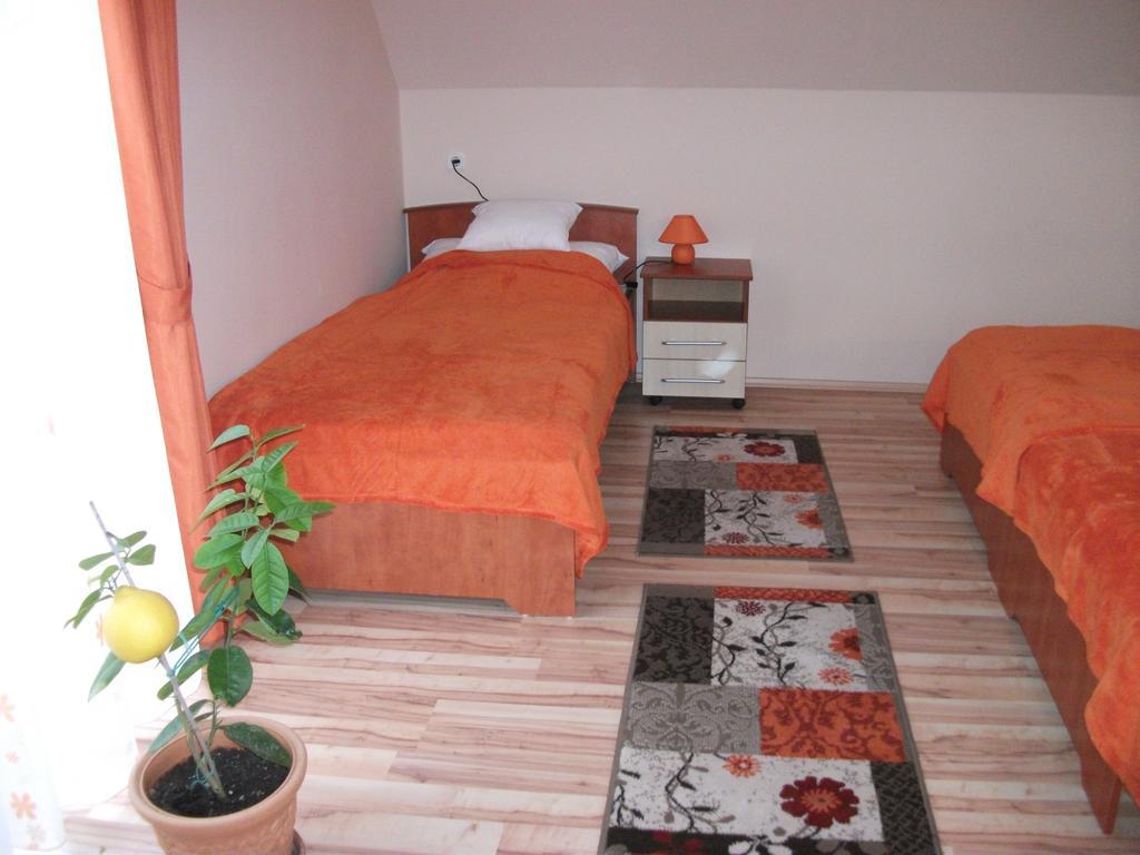 Jobor Vendeghaz Hotel Győrújbarát Værelse billede